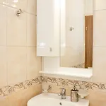 Bright In Location In By Flat Mаnager Апартаменти