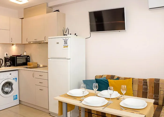 דירה Bright In Location In By Flat Mаnager